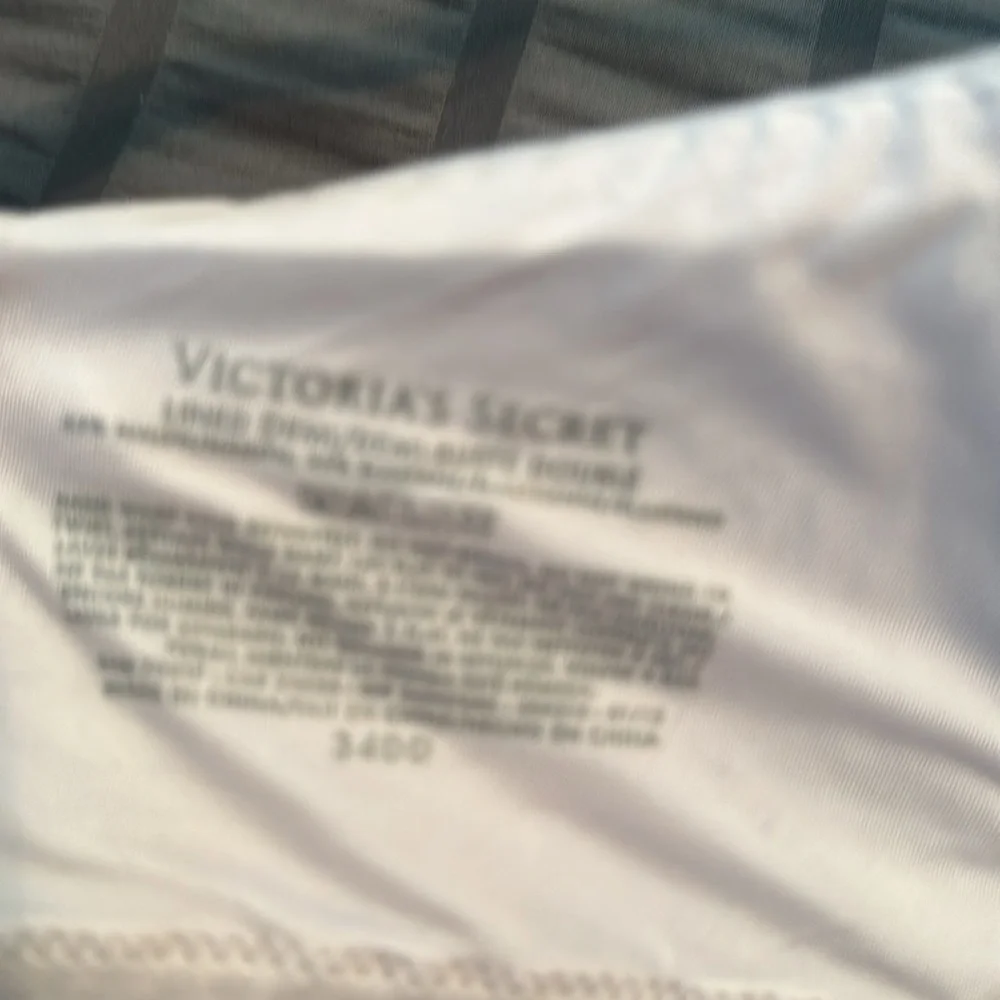 Victoria secret gray bra. - Picture 3 of 6